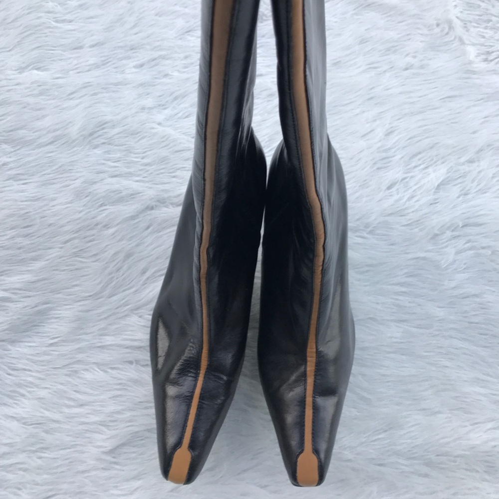 ✔️Crossing Pointe Black and Mustard Contrast Boots